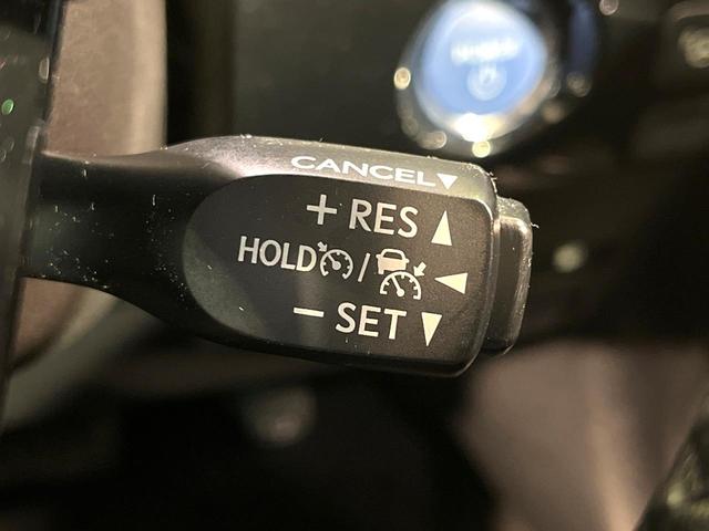 プリウス Ｓセーフティプラス　９型ナビ　バックカメラ　レーダークルーズコントロール　駐車支援システム　ドラレコ　禁煙　革巻ステアリング　ＬＥＤヘッドライト　ステアリングスイッチ　ＥＴＣ　電動格納ミラー　オートエアコン（5枚目）