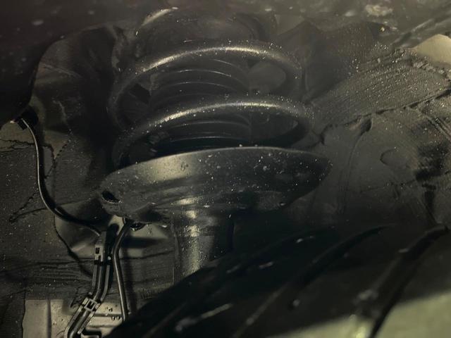 プリウス Ｓセーフティプラス　９型ナビ　バックカメラ　レーダークルーズコントロール　駐車支援システム　ドラレコ　禁煙　革巻ステアリング　ＬＥＤヘッドライト　ステアリングスイッチ　ＥＴＣ　電動格納ミラー　オートエアコン（20枚目）