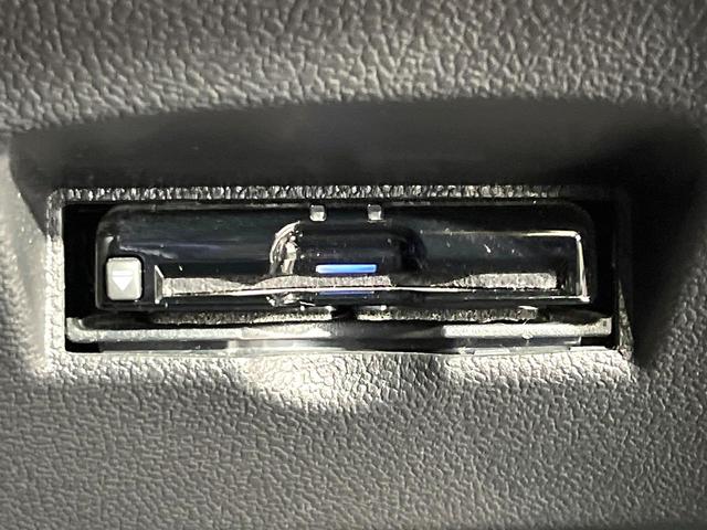 プリウス Ｓセーフティプラス　９型ナビ　バックカメラ　レーダークルーズコントロール　駐車支援システム　ドラレコ　禁煙　革巻ステアリング　ＬＥＤヘッドライト　ステアリングスイッチ　ＥＴＣ　電動格納ミラー　オートエアコン（27枚目）