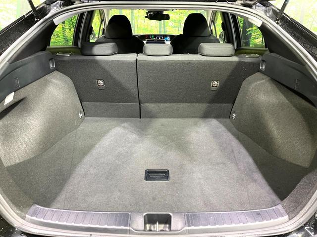 プリウス Ｓセーフティプラス　９型ナビ　バックカメラ　レーダークルーズコントロール　駐車支援システム　ドラレコ　禁煙　革巻ステアリング　ＬＥＤヘッドライト　ステアリングスイッチ　ＥＴＣ　電動格納ミラー　オートエアコン（42枚目）