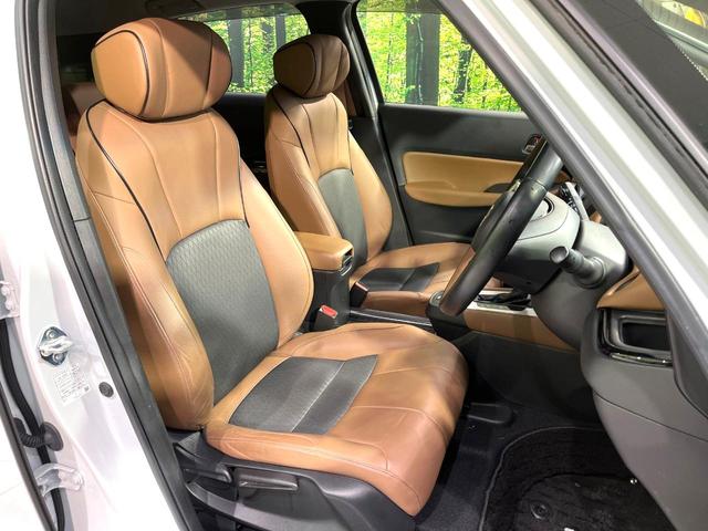 フィット ｅ：ＨＥＶリュクス　純正９型ナビ　バックカメラ　アダプティブクルーズコントロール　シートヒーター　コーナーセンサー　ハーフレザーシート　禁煙　革巻ステアリング　ＬＥＤヘッドライト　Ｂｌｕｅｔｏｏｔｈ　置くだけ充電（8枚目）