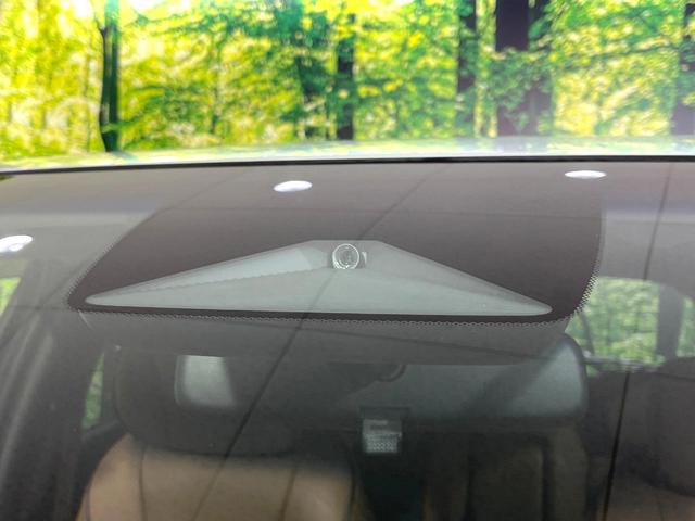 フィット ｅ：ＨＥＶリュクス　純正９型ナビ　バックカメラ　アダプティブクルーズコントロール　シートヒーター　コーナーセンサー　ハーフレザーシート　禁煙　革巻ステアリング　ＬＥＤヘッドライト　Ｂｌｕｅｔｏｏｔｈ　置くだけ充電（26枚目）