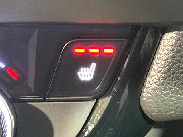 フィット ｅ：ＨＥＶリュクス　純正９型ナビ　バックカメラ　アダプティブクルーズコントロール　シートヒーター　コーナーセンサー　ハーフレザーシート　禁煙　革巻ステアリング　ＬＥＤヘッドライト　Ｂｌｕｅｔｏｏｔｈ　置くだけ充電（34枚目）