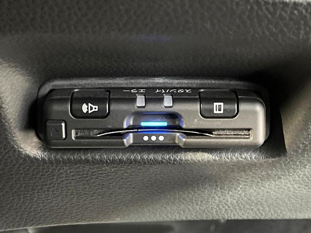 フィット ｅ：ＨＥＶリュクス　純正９型ナビ　バックカメラ　アダプティブクルーズコントロール　シートヒーター　コーナーセンサー　ハーフレザーシート　禁煙　革巻ステアリング　ＬＥＤヘッドライト　Ｂｌｕｅｔｏｏｔｈ　置くだけ充電（37枚目）