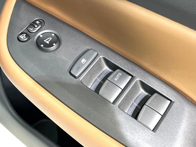 フィット ｅ：ＨＥＶリュクス　純正９型ナビ　バックカメラ　アダプティブクルーズコントロール　シートヒーター　コーナーセンサー　ハーフレザーシート　禁煙　革巻ステアリング　ＬＥＤヘッドライト　Ｂｌｕｅｔｏｏｔｈ　置くだけ充電（41枚目）