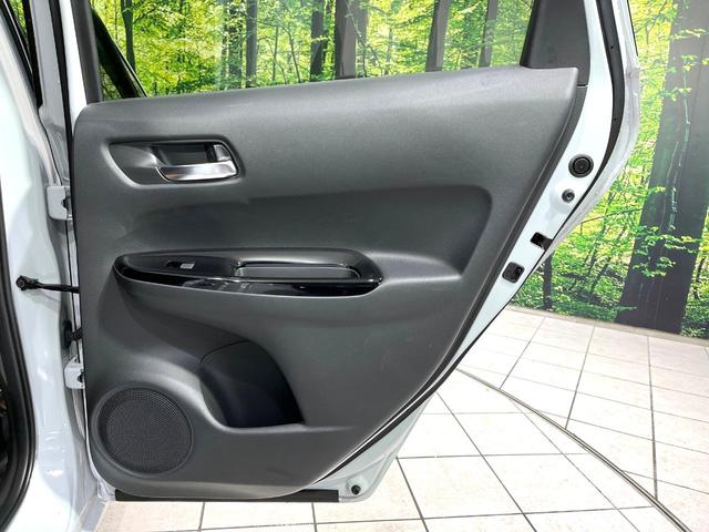 フィット ｅ：ＨＥＶリュクス　純正９型ナビ　バックカメラ　アダプティブクルーズコントロール　シートヒーター　コーナーセンサー　ハーフレザーシート　禁煙　革巻ステアリング　ＬＥＤヘッドライト　Ｂｌｕｅｔｏｏｔｈ　置くだけ充電（45枚目）