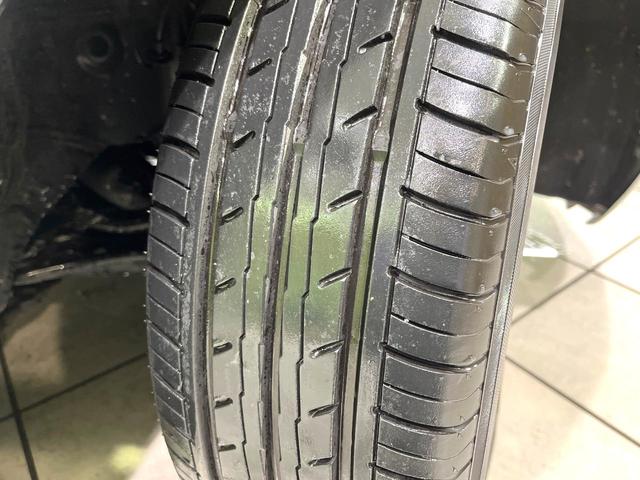 フィット ｅ：ＨＥＶリュクス　純正９型ナビ　バックカメラ　アダプティブクルーズコントロール　シートヒーター　コーナーセンサー　ハーフレザーシート　禁煙　革巻ステアリング　ＬＥＤヘッドライト　Ｂｌｕｅｔｏｏｔｈ　置くだけ充電（61枚目）