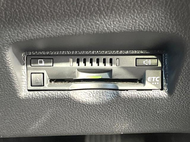 プリウス Ｓツーリングセレクション　ディスプレイオーディオ　バックカメラ　トヨタセーフティセンス　レーダークルーズコントロール　Ｂｌｕｅｔｏｏｔｈ　ＥＴＣ　ドラレコ　シートヒーター　ＬＥＤヘッドライト　クリアランスソナー　スマートキー（8枚目）