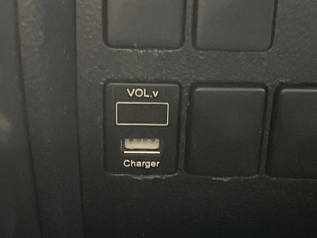 アルファード ２．５Ｓ　Ｃパッケージ　ツインムーンルーフ　フリップダウンモニター　純正９型ナビ　バックカメラ　Ｂｌｕｅｔｏｏｔｈ　シートベンチレーション　パワーバックドア　パワーシート　両側電動スライドドア　デジタルインナーミラー（40枚目）