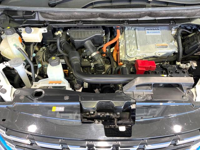 セレナ ｅ－パワー　ハイウェイスターＶ　純正１０型ナビ　フリップダウンモニター　アラウンドビューモニター　Ｂｌｕｅｔｏｏｔｈ　プロパイロット　両側電動スライドドア　ＢＳＭ　ＥＴＣ　リアオートエアコン　　ドラレコ　デジタルインナーミラー（19枚目）
