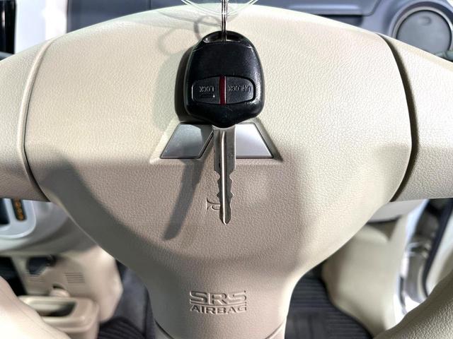 �y�L�[���X�z�������ꂽ�ꏊ����ł��{�^����Ńh�A�̊J���E�{�����ł���̂łƂ��Ă��֗��I�h�A�̌�������ɏ������邱�Ƃ�����܂����