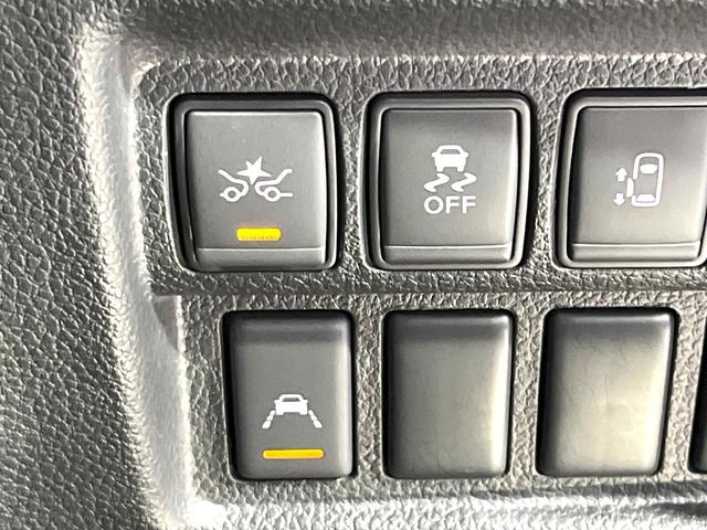 �y�C���e���W�F���g�G�}�[�W�F���V�[�u���[�L�z�t�����g�J�����őO���̎ԗ�����s�҂����m�B�Փ˂������Ȏ��͏Փ˔�Q�y���u���[�L���쓮�A�Փˉ�����T�|�[�g�B�����S�Ƀh���C�u�����y���݂��������܂��B