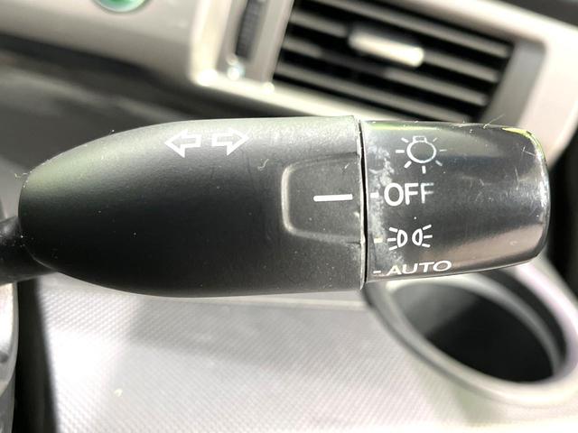 フリード Ｇ　エアロ　純正ナビ　バックカメラ　両側電動スライドドア　ＥＴＣ　Ｂｌｕｅｔｏｏｔｈ　スマートキー　オートエアコン　オートライト　アイドリングストップ　電動格納ミラー　ＨＩＤヘッドライト　純正１５インチアルミ（8枚目）