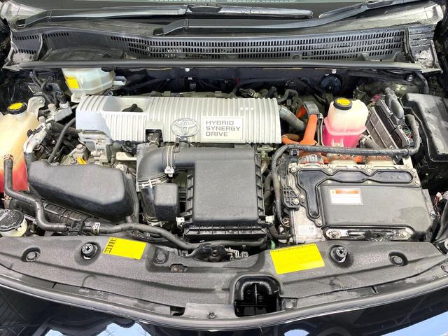 プリウス Ｇツーリングセレクションレザーパッケージ　純正８インチナビ　バックカメラ　プリクラッシュセーフティ　レーダークルーズコントロール　シートヒーター　ＥＴＣ　Ｂｌｕｅｔｏｏｔｈ　パワーシート　ＬＥＤヘッドライト　純正１７インチＡＷ　スマートキー（18枚目）