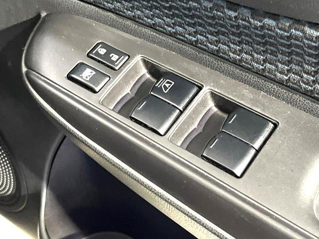 ノート X 純正ナビ スマートキー アイドリングストップ エアコン 電動格納ミラー 禁煙 パワーウインドウ プライバシーガラス パニティミラー シートリフター イモビライザー(27枚目)