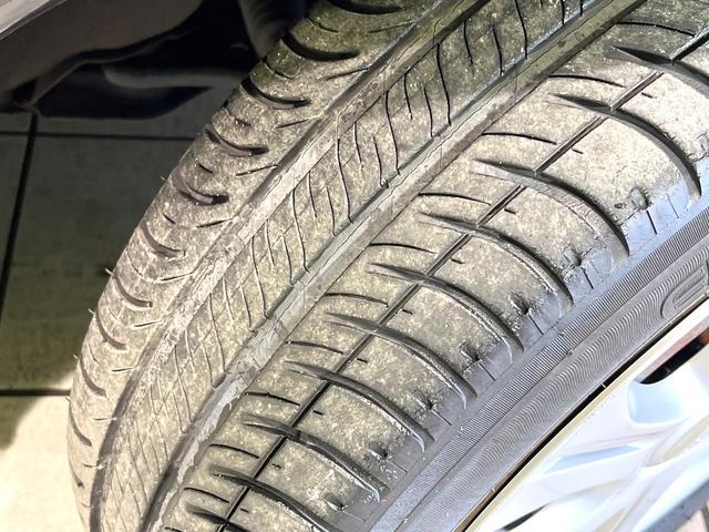 ノート X 純正ナビ スマートキー アイドリングストップ エアコン 電動格納ミラー 禁煙 パワーウインドウ プライバシーガラス パニティミラー シートリフター イモビライザー(43枚目)