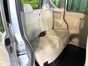 後部座席も気になるようなキズ・汚れやへたり等、大きなダメージはなく、良好な状態です。