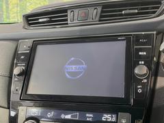 【純正９型ナビ】人気の純正ナビを装備。オーディオ機能も充実しており、Ｂｌｕｅｔｏｏｔｈ接続すればお持ちのスマホやＭＰ３プレイヤーの音楽を再生可能！毎日の運転がさらに楽しくなります！！ 5