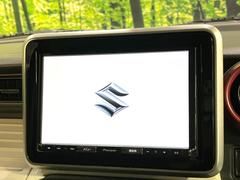 【純正ナビ】人気の純正ナビを装備。オーディオ機能も充実しており、Ｂｌｕｅｔｏｏｔｈ接続すればお持ちのスマホやＭＰ３プレイヤーの音楽を再生可能！毎日の運転がさらに楽しくなります！！ 3