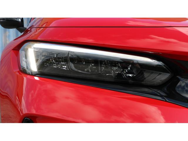 シビック タイプＲ　レーシングブラックパッケージ　ホンダセンシング　純正ナビ　フルセグＴＶ　バックモニター　ブラインドスポット　ＬＥＤヘッドライト　ＥＴＣ　ワイヤレス充電　純正１９インチＡＷ（10枚目）