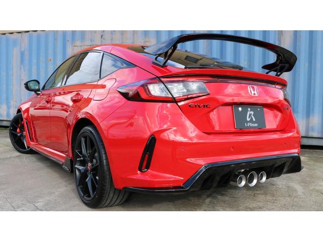 シビック タイプＲ　レーシングブラックパッケージ　ホンダセンシング　純正ナビ　フルセグＴＶ　バックモニター　ブラインドスポット　ＬＥＤヘッドライト　ＥＴＣ　ワイヤレス充電　純正１９インチＡＷ（14枚目）