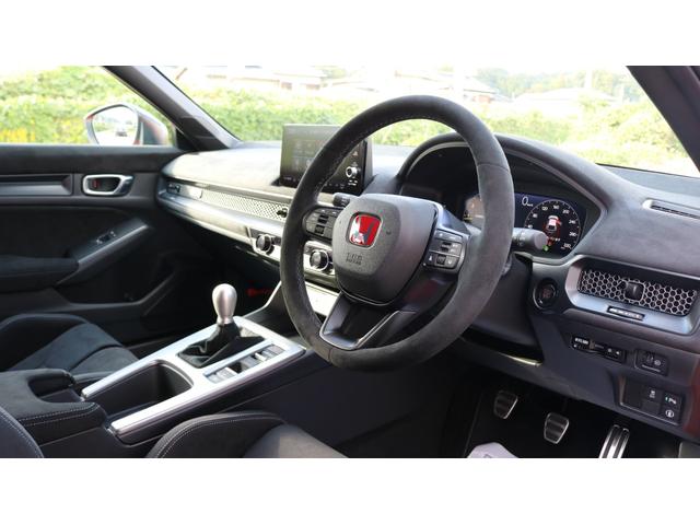 シビック タイプＲ　レーシングブラックパッケージ　ホンダセンシング　純正ナビ　フルセグＴＶ　バックモニター　ブラインドスポット　ＬＥＤヘッドライト　ＥＴＣ　ワイヤレス充電　純正１９インチＡＷ（36枚目）