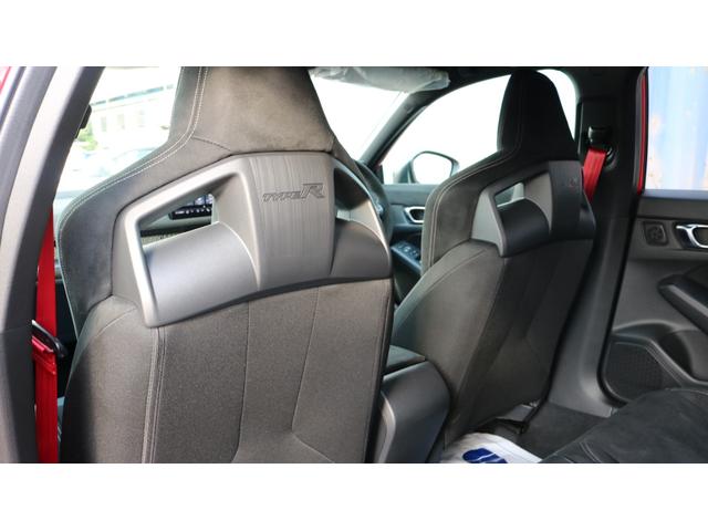 シビック タイプＲ　レーシングブラックパッケージ　ホンダセンシング　純正ナビ　フルセグＴＶ　バックモニター　ブラインドスポット　ＬＥＤヘッドライト　ＥＴＣ　ワイヤレス充電　純正１９インチＡＷ（48枚目）