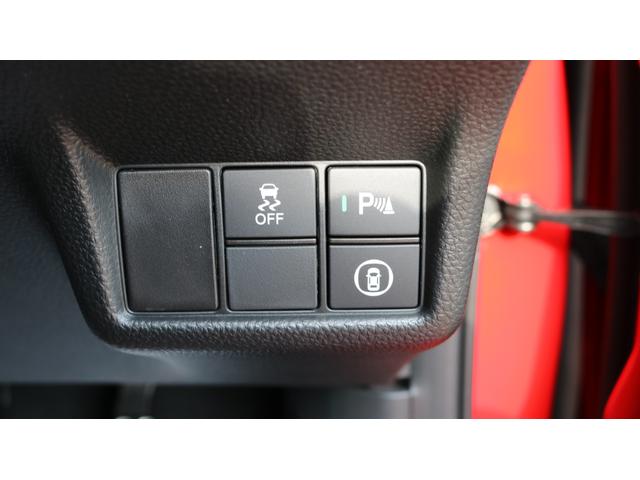 シビック タイプＲ　レーシングブラックパッケージ　ホンダセンシング　純正ナビ　フルセグＴＶ　バックモニター　ブラインドスポット　ＬＥＤヘッドライト　ＥＴＣ　ワイヤレス充電　純正１９インチＡＷ（61枚目）