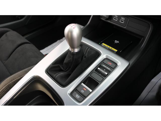 シビック タイプＲ　レーシングブラックパッケージ　ホンダセンシング　純正ナビ　フルセグＴＶ　バックモニター　ブラインドスポット　ＬＥＤヘッドライト　ＥＴＣ　ワイヤレス充電　純正１９インチＡＷ（67枚目）