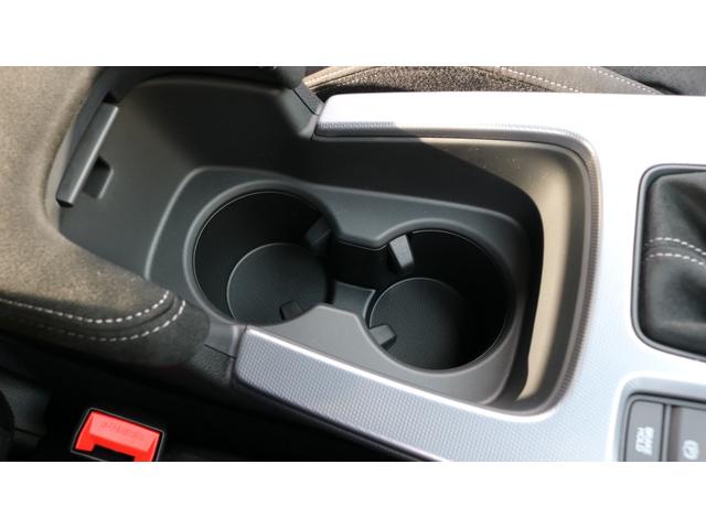 シビック タイプＲ　レーシングブラックパッケージ　ホンダセンシング　純正ナビ　フルセグＴＶ　バックモニター　ブラインドスポット　ＬＥＤヘッドライト　ＥＴＣ　ワイヤレス充電　純正１９インチＡＷ（69枚目）