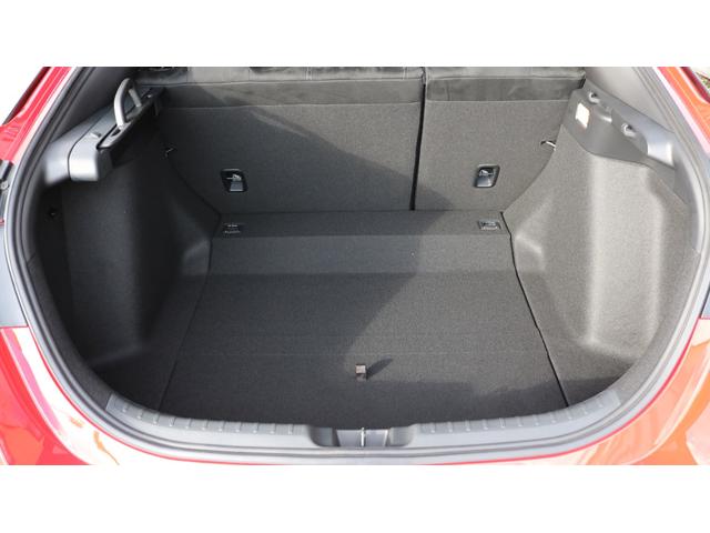 シビック タイプＲ　レーシングブラックパッケージ　ホンダセンシング　純正ナビ　フルセグＴＶ　バックモニター　ブラインドスポット　ＬＥＤヘッドライト　ＥＴＣ　ワイヤレス充電　純正１９インチＡＷ（76枚目）