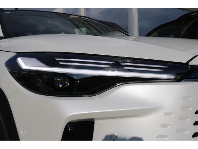 カローラクロス ハイブリッド　Ｚ　◆パノラマルーフ◆パノラミックビューモニター◆アダブティブハイビームシステム◆ブラインドスポットモニター◆ステアリングヒーター◆ＬＥＤリヤフォグランプ◆シートヒーター◆おくだけ充電◆ＥＴＣ２．０（12枚目）