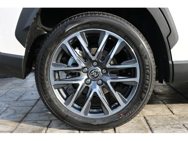 カローラクロス ハイブリッド　Ｚ　◆パノラマルーフ◆パノラミックビューモニター◆アダブティブハイビームシステム◆ブラインドスポットモニター◆ステアリングヒーター◆ＬＥＤリヤフォグランプ◆シートヒーター◆おくだけ充電◆ＥＴＣ２．０（19枚目）