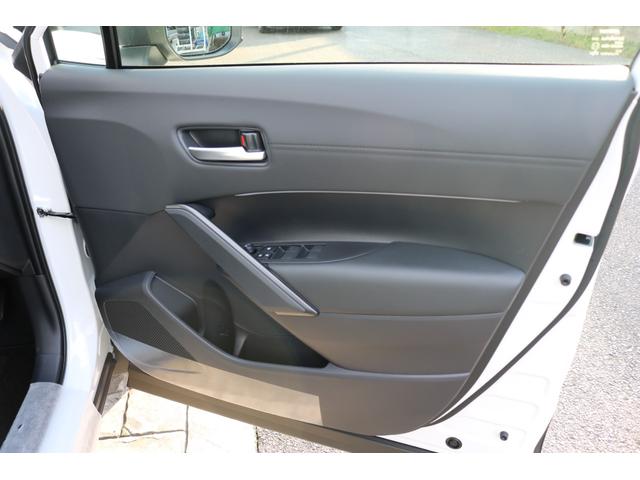 カローラクロス ハイブリッド　Ｚ　◆パノラマルーフ◆パノラミックビューモニター◆アダブティブハイビームシステム◆ブラインドスポットモニター◆ステアリングヒーター◆ＬＥＤリヤフォグランプ◆シートヒーター◆おくだけ充電◆ＥＴＣ２．０（20枚目）