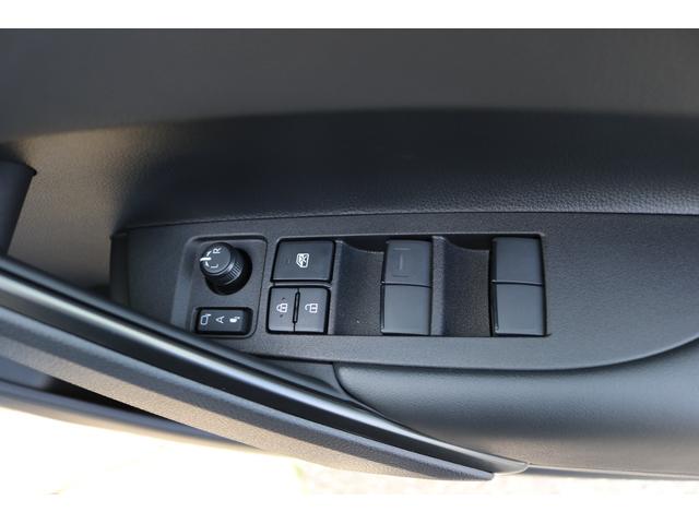 カローラクロス ハイブリッド　Ｚ　◆パノラマルーフ◆パノラミックビューモニター◆アダブティブハイビームシステム◆ブラインドスポットモニター◆ステアリングヒーター◆ＬＥＤリヤフォグランプ◆シートヒーター◆おくだけ充電◆ＥＴＣ２．０（21枚目）