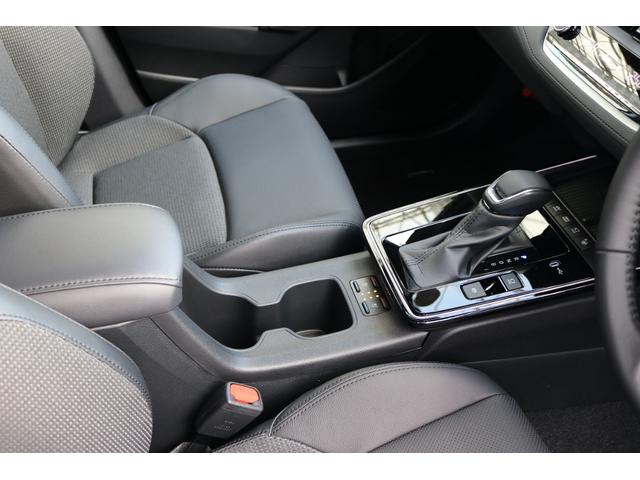 カローラクロス ハイブリッド　Ｚ　◆パノラマルーフ◆パノラミックビューモニター◆アダブティブハイビームシステム◆ブラインドスポットモニター◆ステアリングヒーター◆ＬＥＤリヤフォグランプ◆シートヒーター◆おくだけ充電◆ＥＴＣ２．０（34枚目）