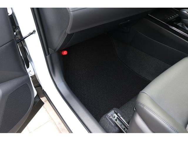 カローラクロス ハイブリッド　Ｚ　◆パノラマルーフ◆パノラミックビューモニター◆アダブティブハイビームシステム◆ブラインドスポットモニター◆ステアリングヒーター◆ＬＥＤリヤフォグランプ◆シートヒーター◆おくだけ充電◆ＥＴＣ２．０（46枚目）