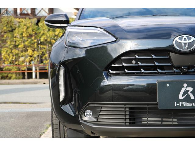 ヤリスクロス ハイブリッドＺ　◆アダプティブハイビームシステム◆カラーヘッドアップディスプレイ◆寒冷地仕様◆ハンズフリーパワーバックドア◆トヨタＴＭ＋ＰＶＭ＋ＰＫＳＢ◆バイカラーＬＥＤフォグランプ◆フロアマット（10枚目）