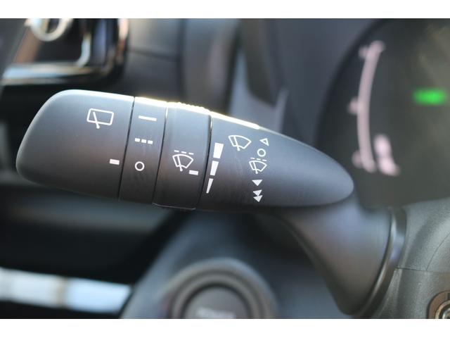 ヤリスクロス ハイブリッドＺ　◆アダプティブハイビームシステム◆カラーヘッドアップディスプレイ◆寒冷地仕様◆ハンズフリーパワーバックドア◆トヨタＴＭ＋ＰＶＭ＋ＰＫＳＢ◆バイカラーＬＥＤフォグランプ◆フロアマット（33枚目）