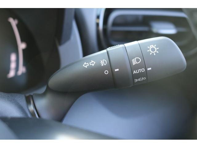 ヤリスクロス ハイブリッドＺ　◆アダプティブハイビームシステム◆カラーヘッドアップディスプレイ◆寒冷地仕様◆ハンズフリーパワーバックドア◆トヨタＴＭ＋ＰＶＭ＋ＰＫＳＢ◆バイカラーＬＥＤフォグランプ◆フロアマット（34枚目）