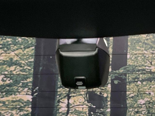 ハイブリッド　Ｚ　モデリスタエアロ　パノラマルーフ　純正８インチディスプレイオーディオ　トヨタセーフティセンス　全周囲カメラ　シートヒーター　パワーシート　デジタルインナーミラー　ハンズフリーパワーバックドア(34枚目)
