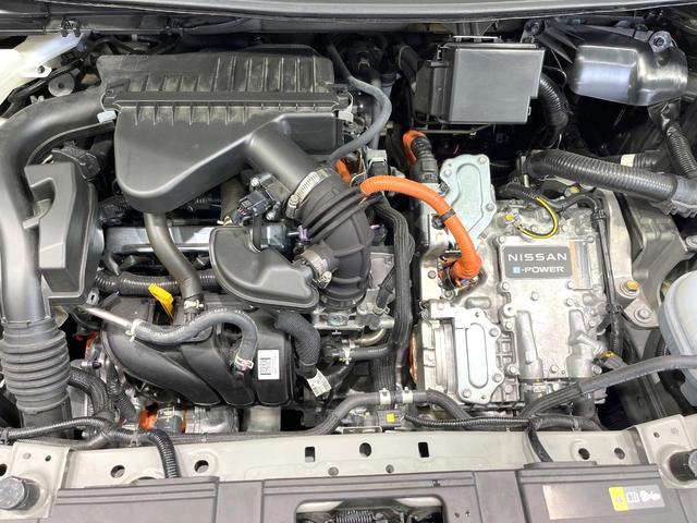 オーラ Ｇ　レザーエディション　ＢＯＳＥサウンド　純正９型ナビ　アラウンドビューモニター　シートヒーター　オートライト　ＬＥＤヘッド　オートエアコン　ドライブレコーダー　ＥＴＣ　ブラインドスポットモニター　スマートキー（18枚目）