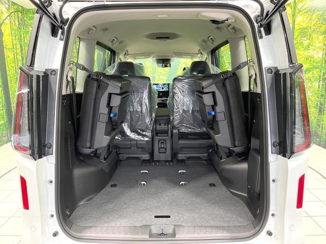セレナ ハイウェイスターＶ　登録済未使用車　純正１２．３型ナビ　アラウンドビューモニター　インテリジェントエマージェンシーブレーキ　両側電動スライドドア　ブラインドスポットモニター　スマートキー　デジタルインナーミラー　ＥＴＣ（11枚目）