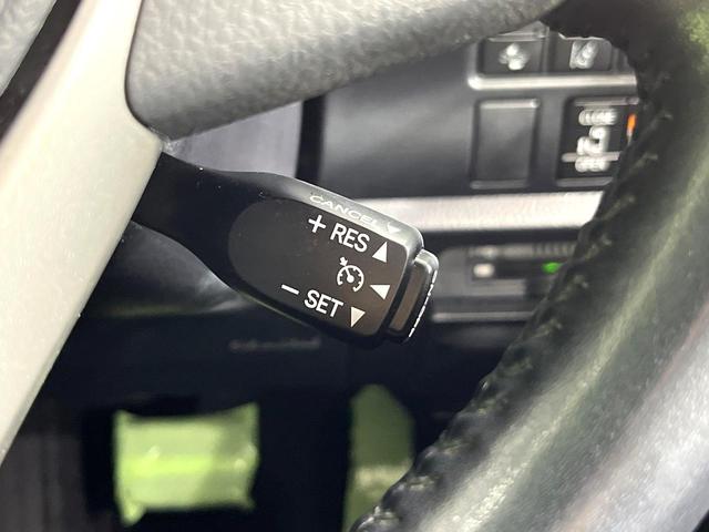 エスクァイア ハイブリッドＧｉ　純正１０型ナビ　フリップダウンモニター　バックカメラ　セーフティセンス　両側電動スライドドア　クルーズコントロール　前席シートヒーター　デジタルインナーミラー　ドライブレコーダー　ＥＴＣ　禁煙車（6枚目）