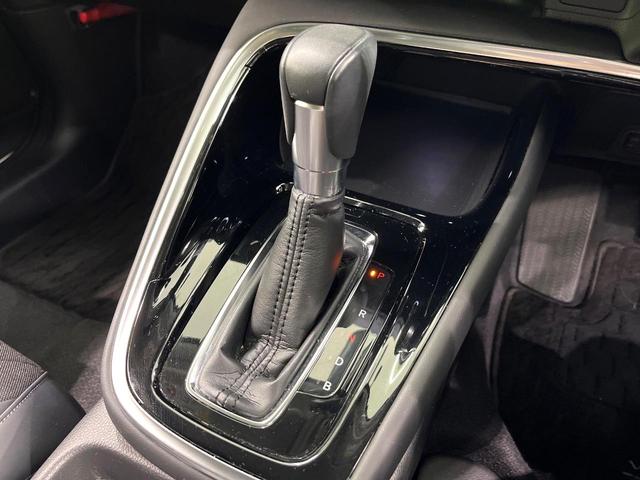 ヴェゼル ｅ：ＨＥＶ　Ｚ　純正９型ナビ　バックカメラ　ホンダセンシング　前席シートヒーター　ブラインドスポットモニター　パワーバックドア　シーケンシャルターンランプ　ステアリングヒーター　ＥＴＣ　ドラレコ純正１８インチアルミ（24枚目）