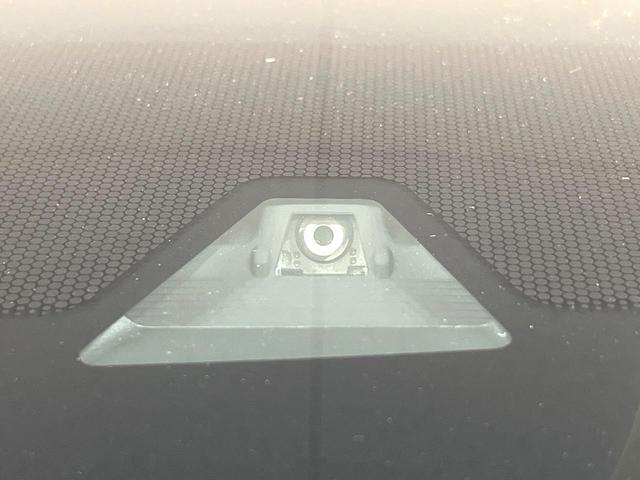 ヴェゼル ハイブリッドＺ・ホンダセンシング　純正８型ナビ　バックカメラ　前席シートヒーター　電動パーキングブレーキ　ＬＥＤヘッド＆フォグランプ　スマートキー　Ｂｌｕｅｔｏｏｔｈ再生　ＥＴＣ　ドライブレコーダー　純正１７インチアルミ　禁煙車（6枚目）