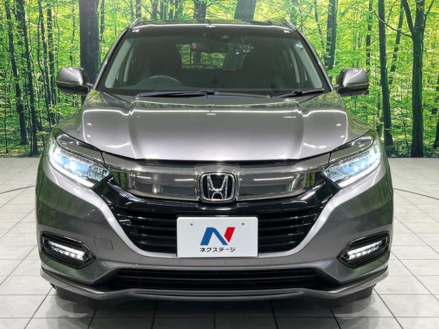 ヴェゼル ハイブリッドＺ・ホンダセンシング　純正８型ナビ　バックカメラ　前席シートヒーター　電動パーキングブレーキ　ＬＥＤヘッド＆フォグランプ　スマートキー　Ｂｌｕｅｔｏｏｔｈ再生　ＥＴＣ　ドライブレコーダー　純正１７インチアルミ　禁煙車（14枚目）