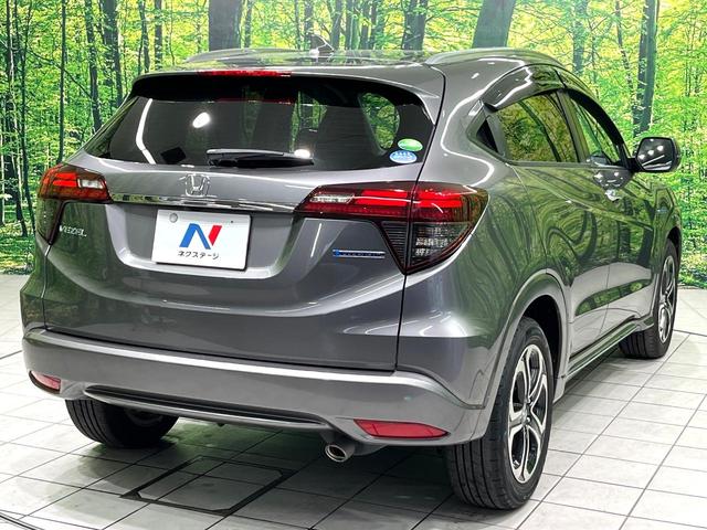 ヴェゼル ハイブリッドＺ・ホンダセンシング　純正８型ナビ　バックカメラ　前席シートヒーター　電動パーキングブレーキ　ＬＥＤヘッド＆フォグランプ　スマートキー　Ｂｌｕｅｔｏｏｔｈ再生　ＥＴＣ　ドライブレコーダー　純正１７インチアルミ　禁煙車（17枚目）