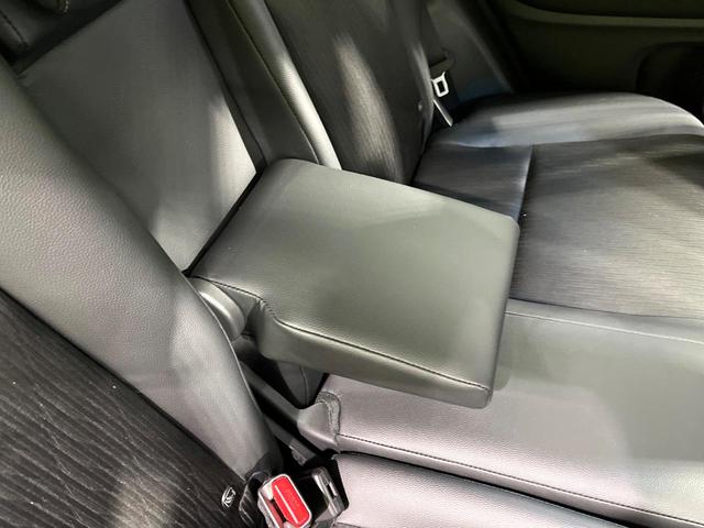 ヴェゼル ハイブリッドＺ・ホンダセンシング　純正８型ナビ　バックカメラ　前席シートヒーター　電動パーキングブレーキ　ＬＥＤヘッド＆フォグランプ　スマートキー　Ｂｌｕｅｔｏｏｔｈ再生　ＥＴＣ　ドライブレコーダー　純正１７インチアルミ　禁煙車（42枚目）