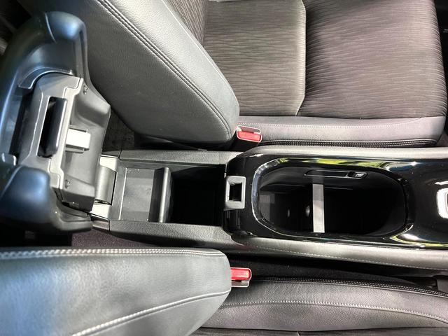ヴェゼル ハイブリッドＺ・ホンダセンシング　純正８型ナビ　バックカメラ　前席シートヒーター　電動パーキングブレーキ　ＬＥＤヘッド＆フォグランプ　スマートキー　Ｂｌｕｅｔｏｏｔｈ再生　ＥＴＣ　ドライブレコーダー　純正１７インチアルミ　禁煙車（45枚目）